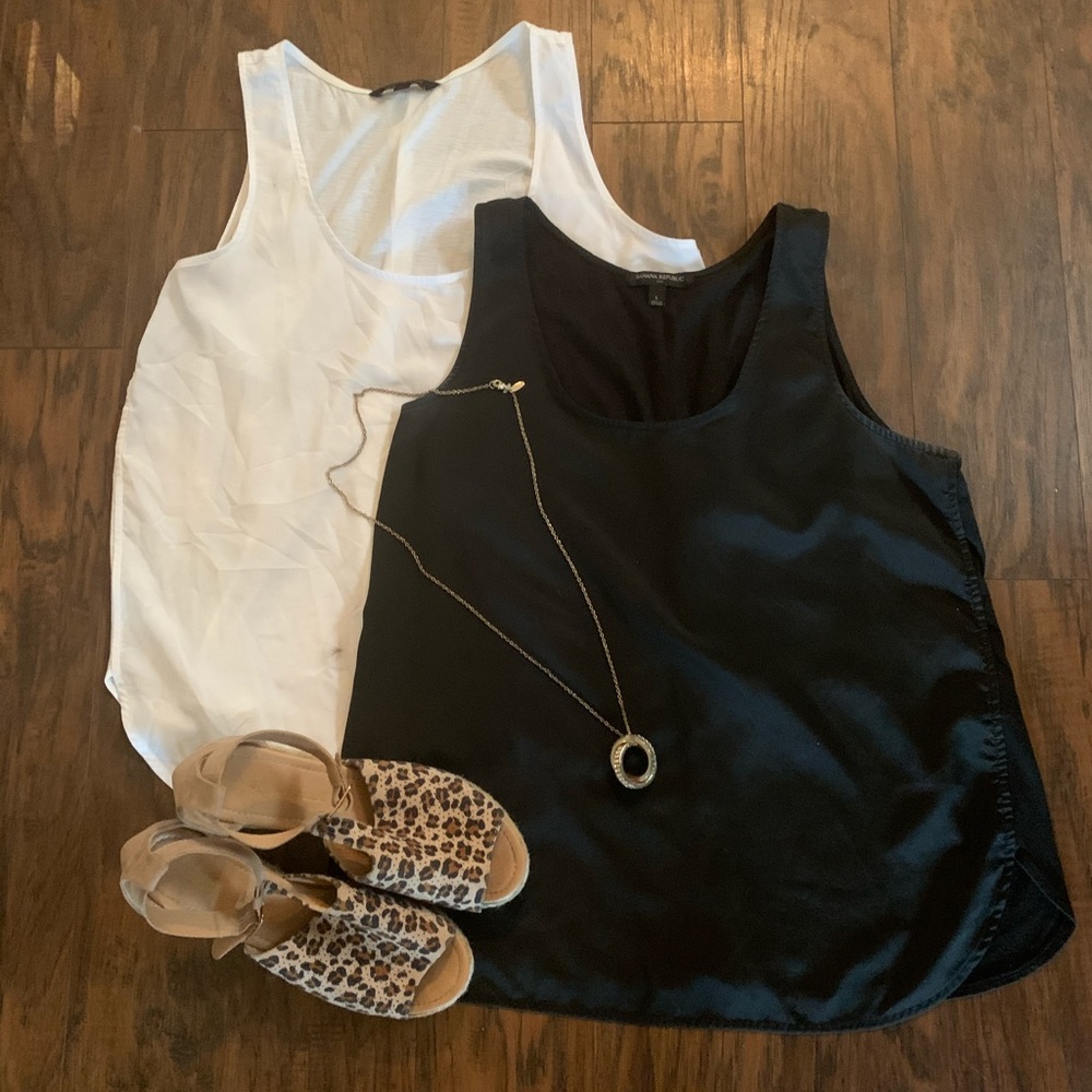 Banana Republic sleeveless blouse lot Large